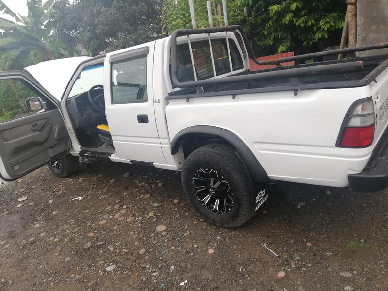 Chevrolet Luv • 2003 • 246,755 km 5