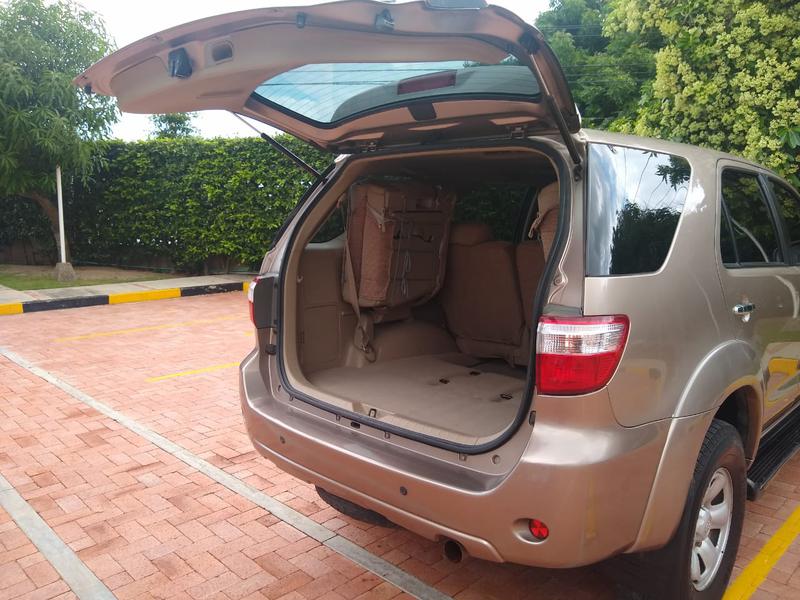 Toyota Fortuner • 2011 • 97,000 km 7