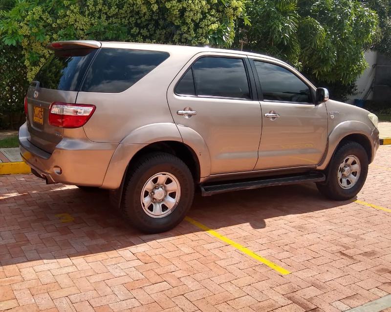 Toyota Fortuner • 2011 • 97,000 km 3