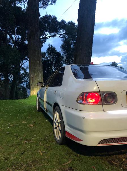 Honda Civic • 1993 • 182,400 km 3