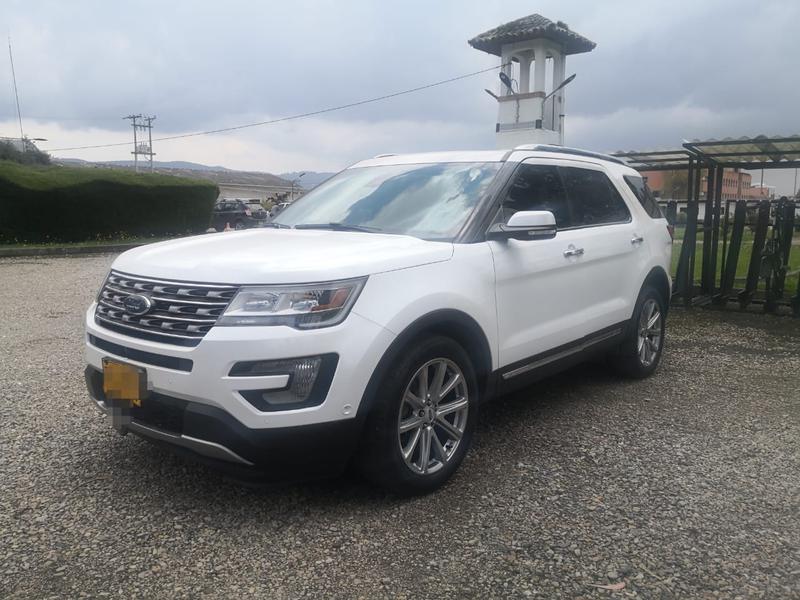 Ford Explorer • 2016 • 44,000 km 9