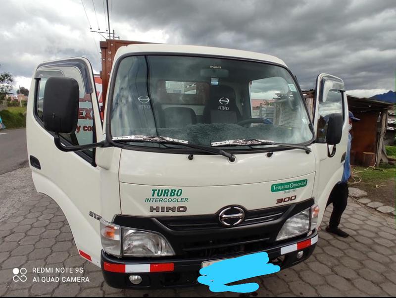Hino Dutro • 2014 • 157,000 km 4