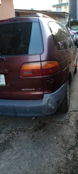 Toyota Sienna • 1998 • 150,784 km 4