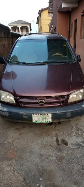 Toyota Sienna • 1998 • 150,784 km 1