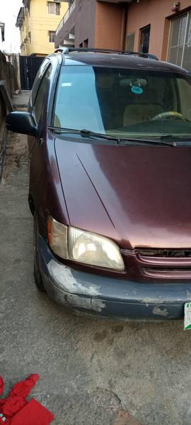 Toyota Sienna • 1998 • 150,784 km 8