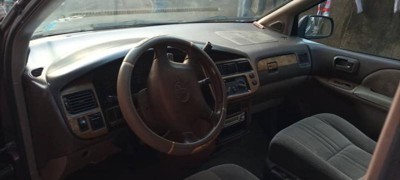 Toyota Sienna • 1998 • 150,784 km 9