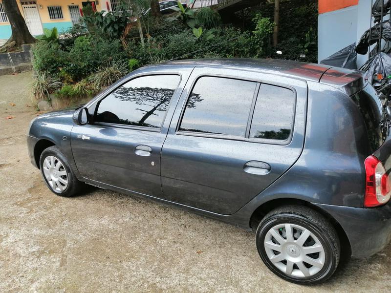 Renault Clio • 2017 • 49 km 7