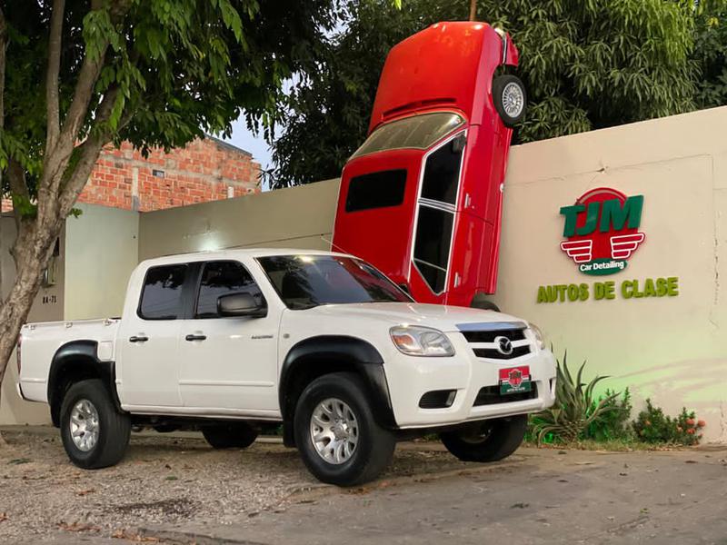 Mazda BT • 2000 • 135,643 km 3