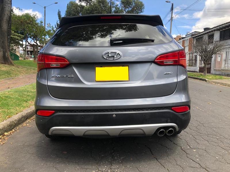 Hyundai Santa Fe • 2016 • 116,000 km 5