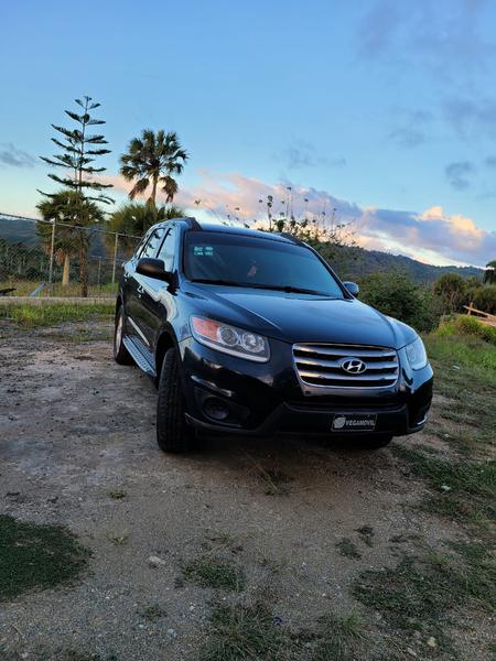 Hyundai Santa Fe • 2012 • 126,000 km 4