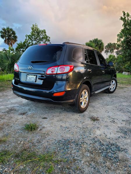 Hyundai Santa Fe • 2012 • 126,000 km 3