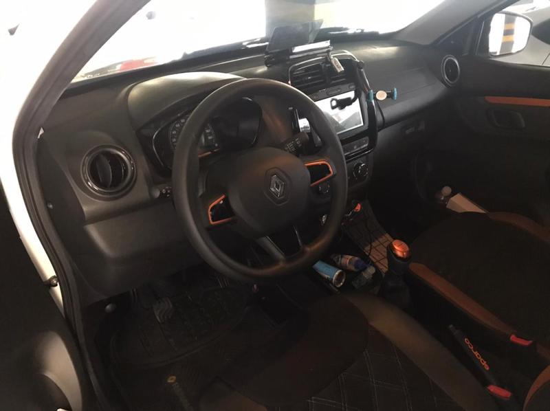 Renault 10 • 2020 • 24 km 2