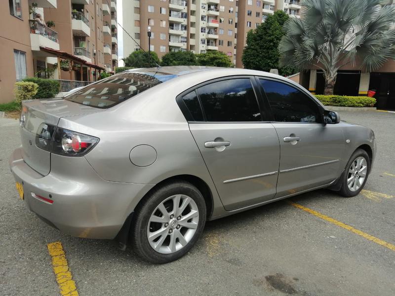 Mazda 3 • 2008 • 139,443 km 10