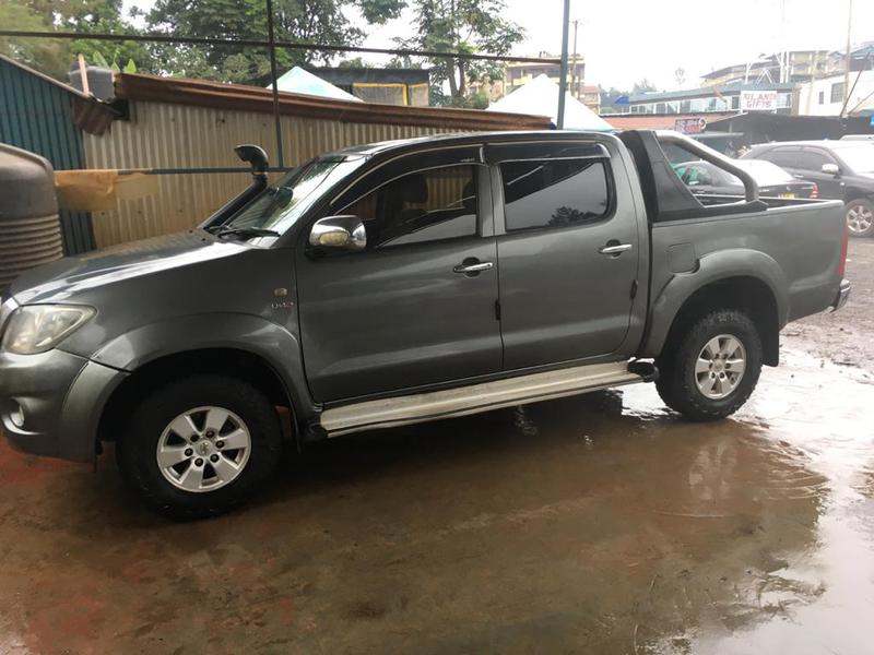Toyota Hilux • 2010 • 183,000 km 8