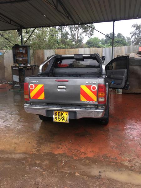 Toyota Hilux • 2010 • 183,000 km 4