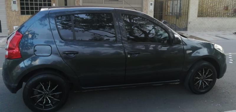 Renault Sandero • 2015 • 64,400 km 2