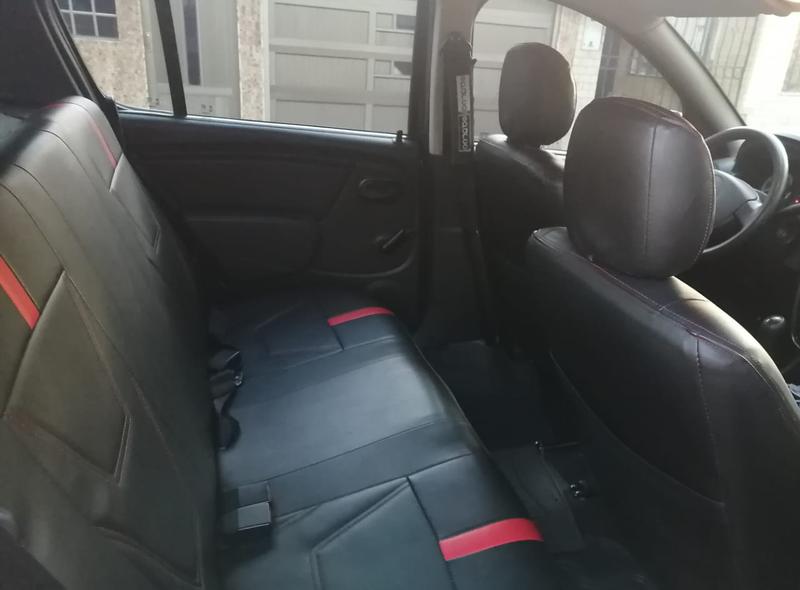 Renault Sandero • 2015 • 64,400 km 4