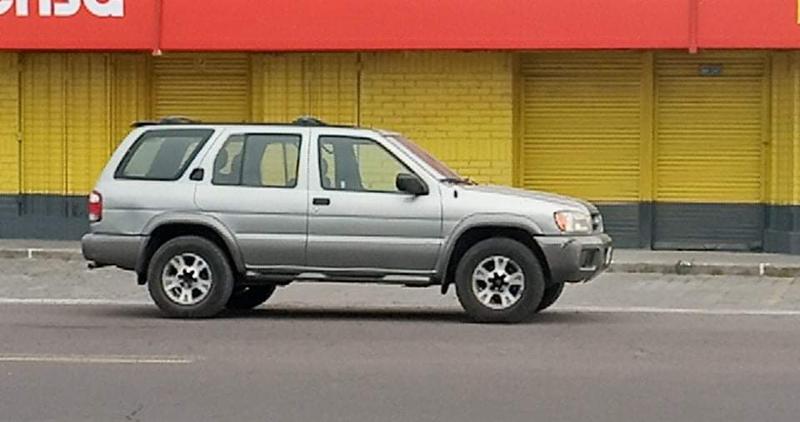 Nissan Pathfinder • 2002 • 200,000 km 3