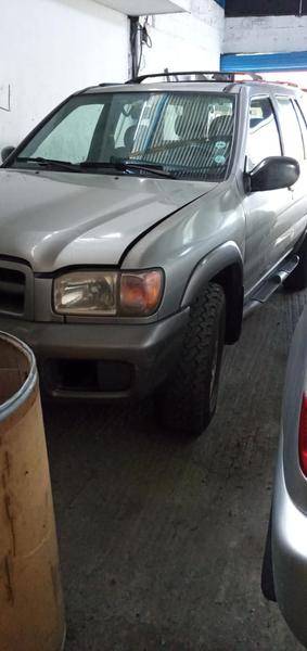 Nissan Pathfinder • 2002 • 200,000 km 2