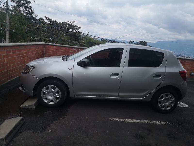 Renault Sandero • 2018 • 30,000 km 4