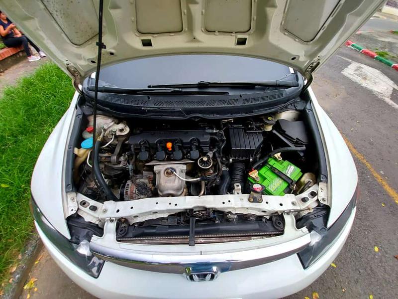 Honda Civic • 2008 • 145,000 km 3