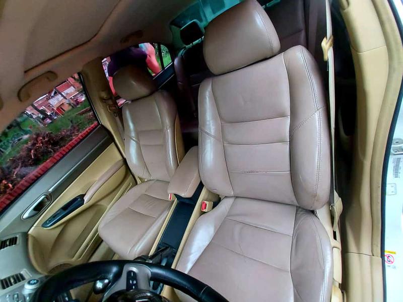 Honda Civic • 2008 • 145,000 km 5