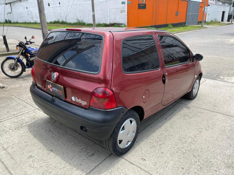 Renault Twingo • 2011 • 96,000 km 4