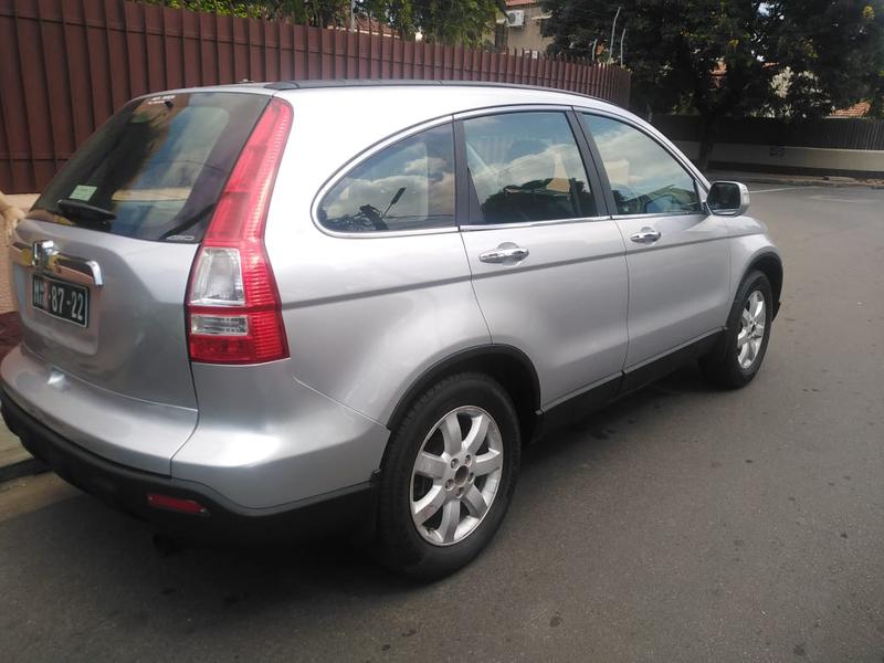 Honda CR-V • 2007 • 127,000 km 9