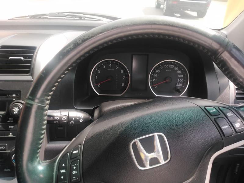 Honda CR-V • 2007 • 127,000 km 8