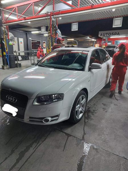 Audi A4 • 2008 • 150,000 km 4