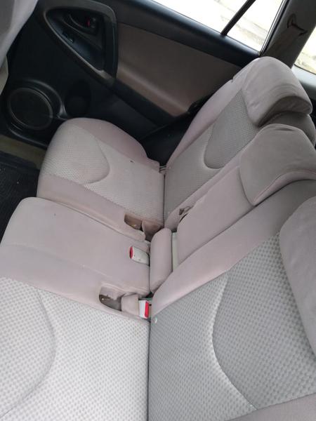 Toyota RAV4 • 2006 • 230,000 km 2