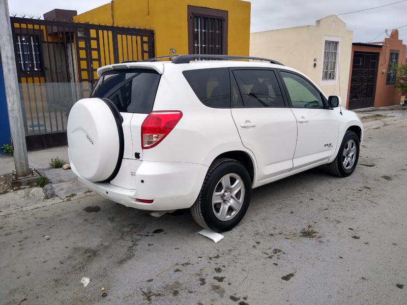 Toyota RAV4 • 2006 • 230,000 km 6