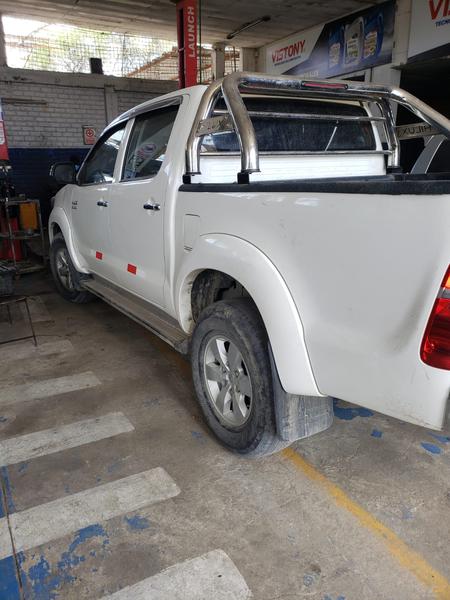 Toyota Hilux • 2013 • 125,000 km 1