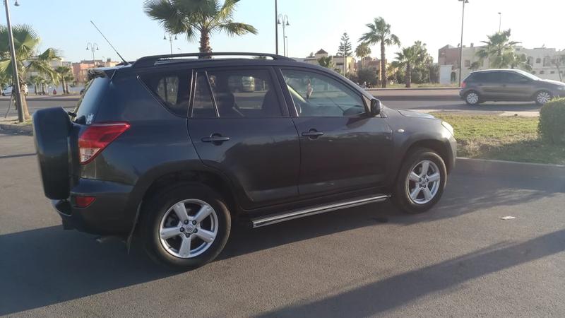 Toyota RAV4 • 2009 • 180,000 km 3