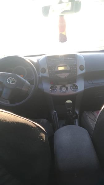 Toyota RAV4 • 2009 • 180,000 km 2