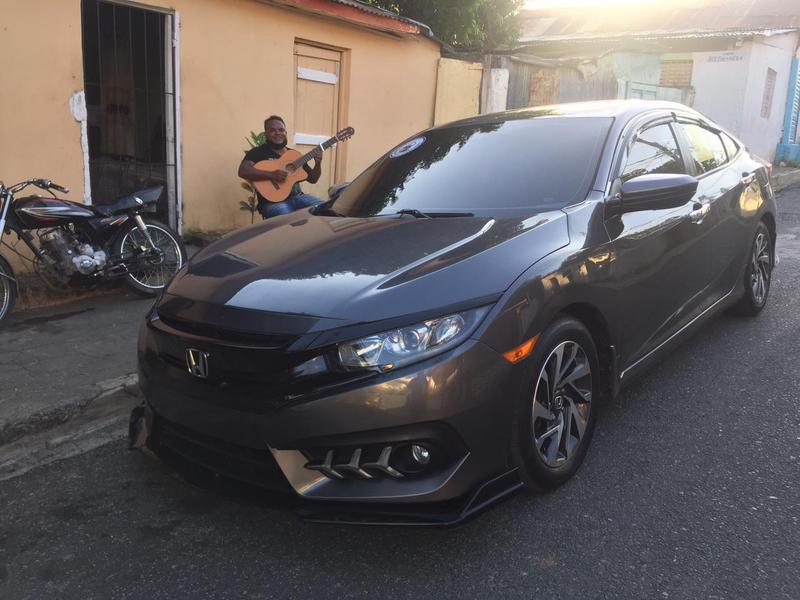 Honda Civic • 2016 • 6,661 km 3