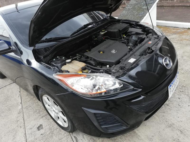 Mazda 3 • 2010 • 111,000 km 1