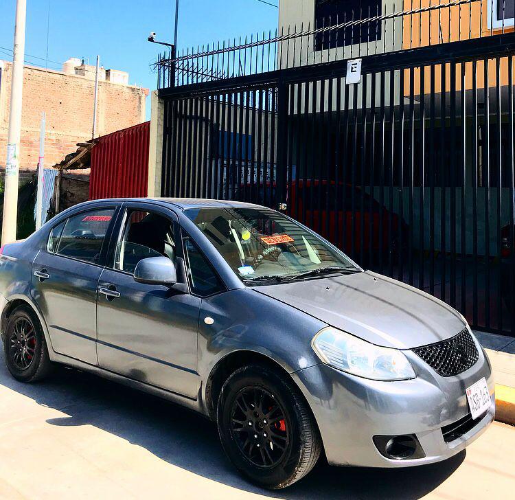 Suzuki SX4 • 2010 • 130,000 km 2