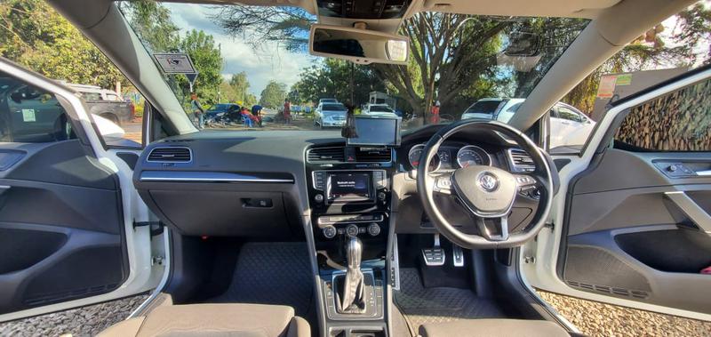 Volkswagen Golf • 2014 • 300 km 7