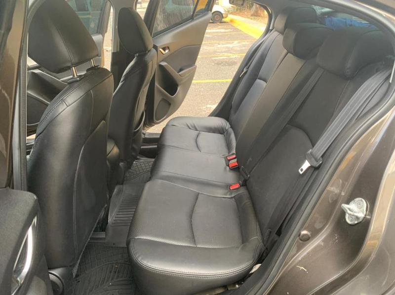 Mazda 3 • 2017 • 112,000 km 9