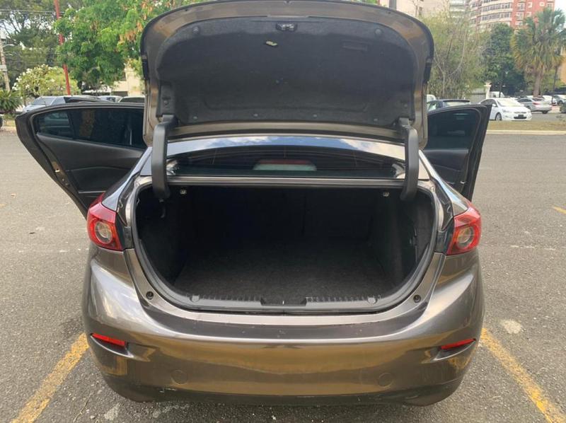 Mazda 3 • 2017 • 112,000 km 2