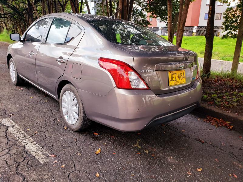 Nissan Versa sense • 2017 • 63,000 km 3