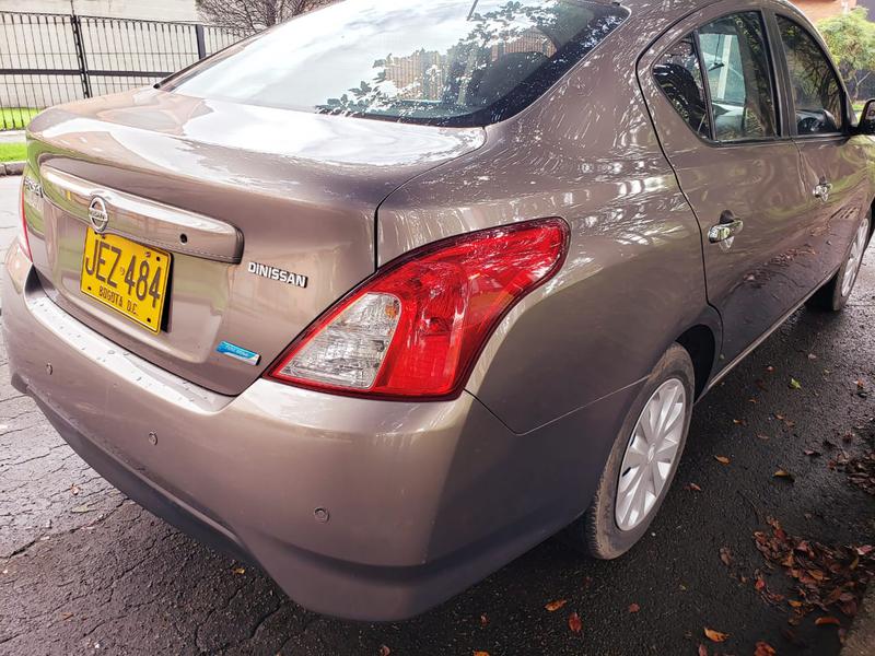 Nissan Versa sense • 2017 • 63,000 km 2