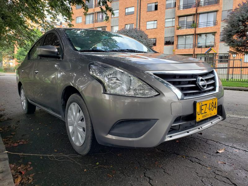 Nissan Versa sense • 2017 • 63,000 km 4