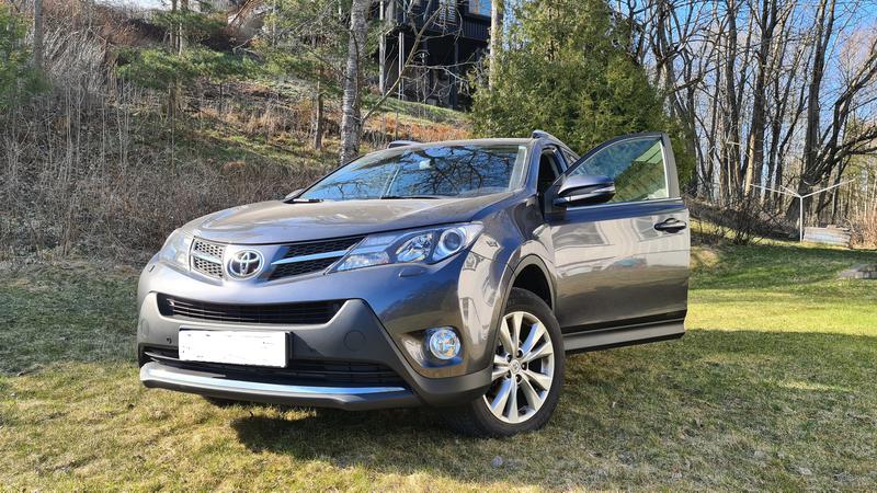 Toyota RAV4 • 2013 • 187,000 km 2