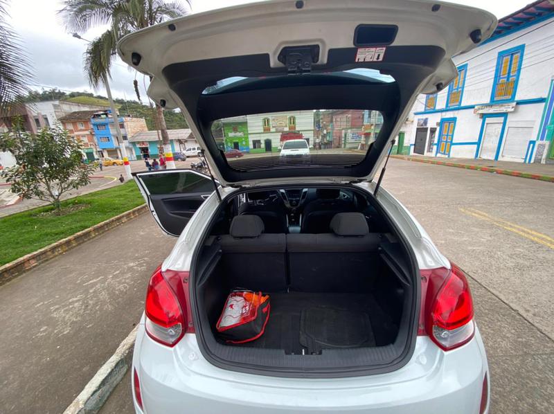 Hyundai Veloster • 2013 • 72,904 km 9