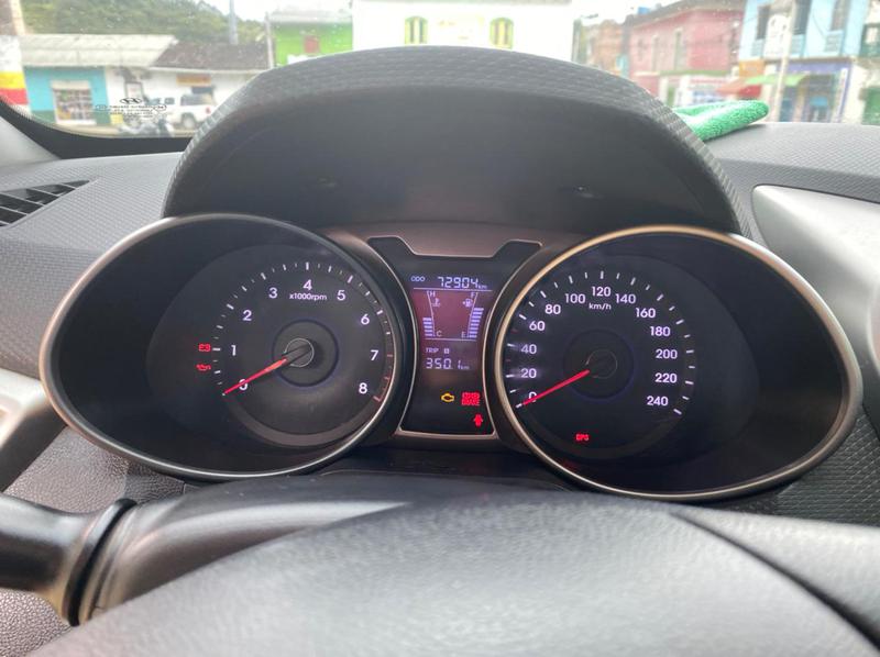 Hyundai Veloster • 2013 • 72,904 km 14