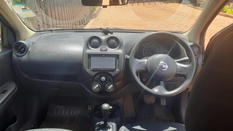 Nissan March • 2013 • 400 km 2