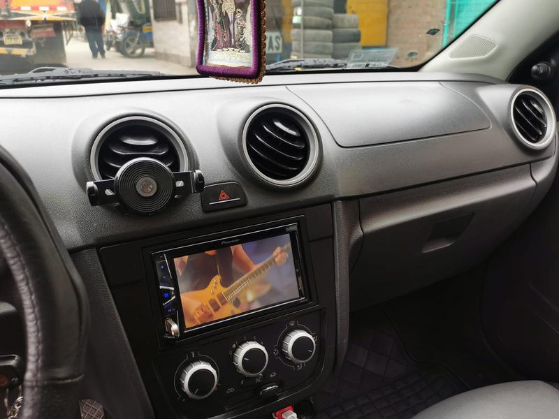 Volkswagen Gol • 2013 • 90,000 km 3