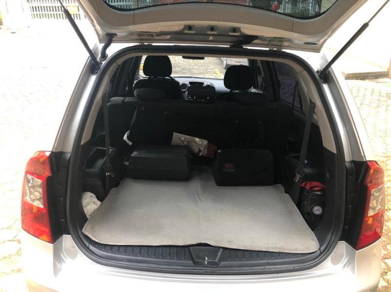 Kia Carens • 2012 • 126,799 km 2